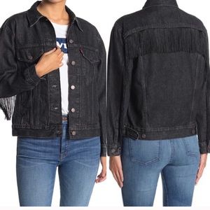 🤠 NWT Levi’s ExBoyfriend Trucker Jacket